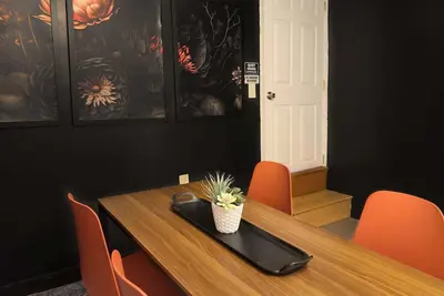 Image de King Bed | Huge Dining Area | Walk Score 99 | Loft