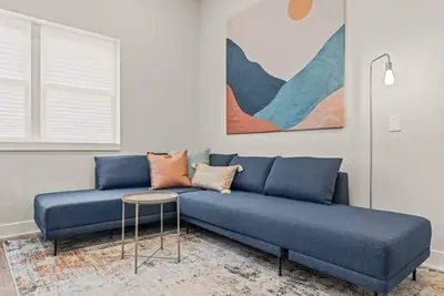 Image de Built 2023 | King Bed | Sofa Bed | Free Parking