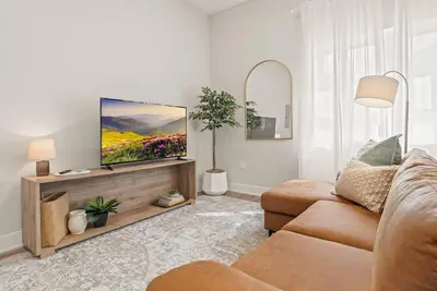 Image de 82 WalkScore | Free Parking | King Bd | Built 2023