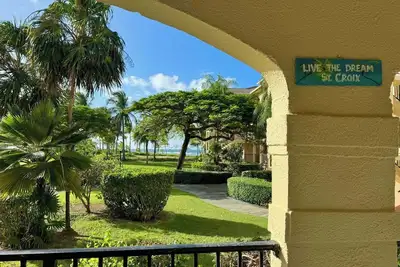 Image de Dual Ocean Views! Beachfront Gem • Pool, Hot Tub • Steps to Sand & Dining