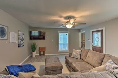 Image de Arlington Getaway, At&T Stadium Walk + Backyard