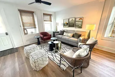 Image de Downtown Sandusky-3bdrm home plus bonus suite!