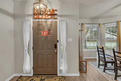 Image de Charming 4-bedroom house with Pool in cozy Burleson