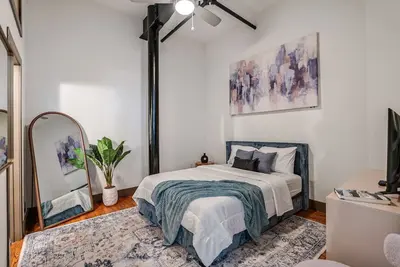 Image de 2 bedroom luxury oasis in The Fan District!