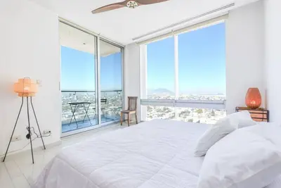 Image de ¡A pasos de Santa Lucía! 1 King & 2 Queen Bed 7Ppl