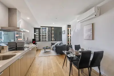 Image de Bright & Stylish 2bd 1br City Apartment
