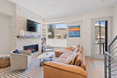 Image de Mtn Getaway | Sauna • Garage•Dog Friendly•walkable