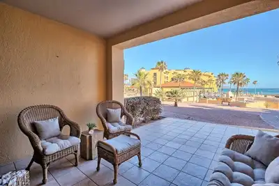 Image de Ground Level Condo near Pool Princesa B-101