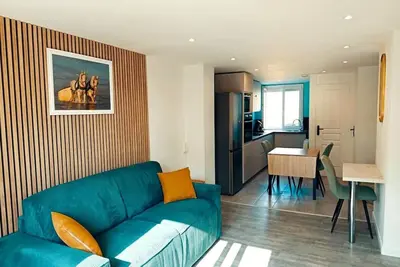 Image de À pied : phare, plage, centre + options : petit-déjeuner, garage