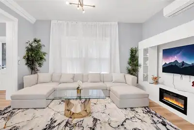 Image de Spacious 3br House • Game Room • Pool Table & Gazebo • Ideal for Groups