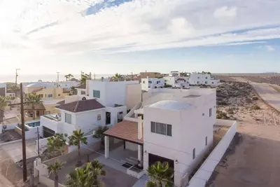 Image de Clean & Spacious Oceanview Home | Casita del Mar