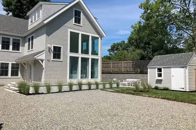 Modern Home! Walk to Downtown! No Pets.