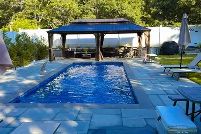 Image de Spacious 5br Home w/ Pool & Two Living Areas