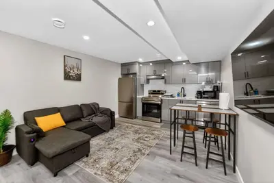 Image de Modern 2br Vacation Rental | Private Entrance, Near Airport, Downtown, Sait & UofC  - 4326 – Dn
