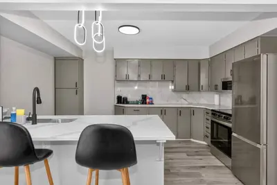 Image de 1br Suite Near Yyc Airport, Downtown, Sait & UofC - 4326 – Up
