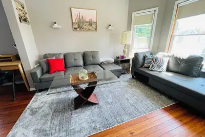 Image de Charming Utica Apartment Near downtown Utica Mvcc