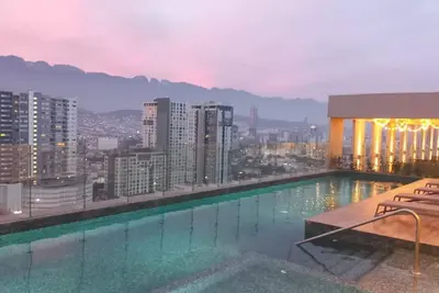 Image de ¡A pasos de Fundidora! 6 huéspedes + Gym + Alberca