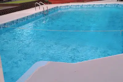 Image de Welcome to the Pool House Retreat!