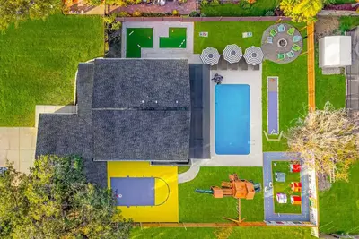 Image de Clearwater Oasis - Heated Pool, Basketball, Games!