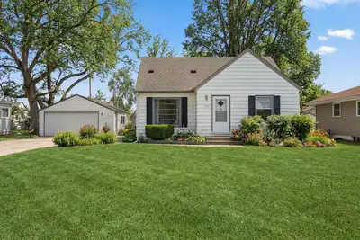 Image de Cozy 3-Bed Private Main Level Apt Near North Memorial, Parks & Mpls