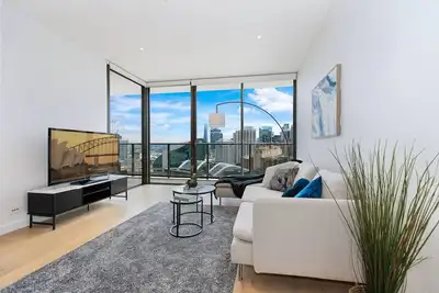 Image de Luxury Cbd 3br | Pool, Fireworks Views