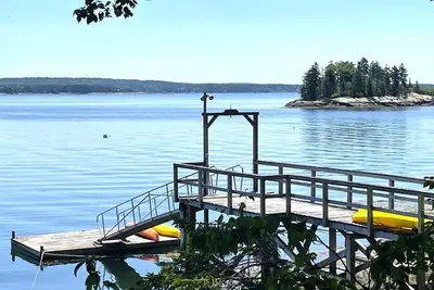 Image de Oceanfront Escape on Lish’s Cove – Private Dock & Sunrise Views