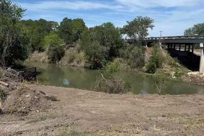 Image de Riverfront Property with Direct Access & Private Pier