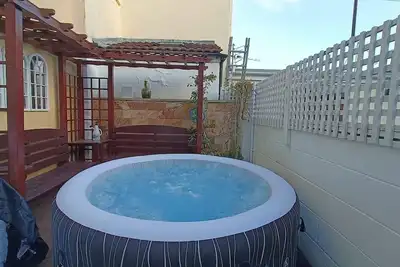 Quadruplex Hot Tub & Pool Table