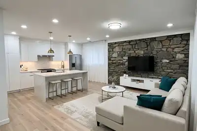 Image de 1br Apartment • Free Parking • Near Nyc • Perfect for Couples & Travelers