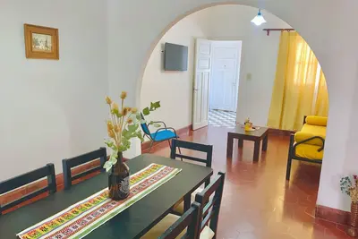 Image de Colonial Apt for 7 · Private Terrace · 3 Bedrooms · 9 Blocks from Main Square