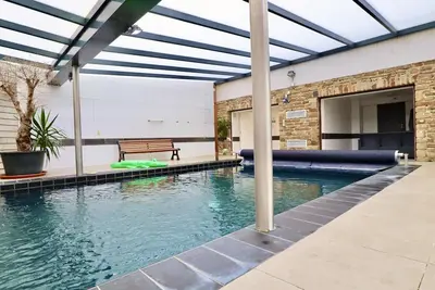 Image de Villa de luxe avec piscine couverte, sauna & jeux