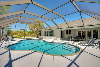 Image de Modern Canal-Front Gem w/ Lanai + Dock in Sanibel