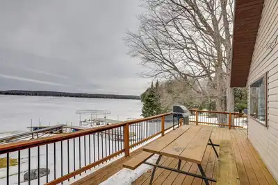 Image de Lake Access & Pier: Northwoods Fishing Cabin