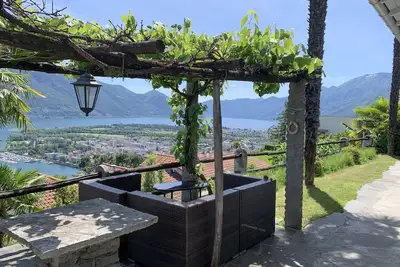 Image de Maison de vacances avec vue panoramique de rêve - un refuge idyllique