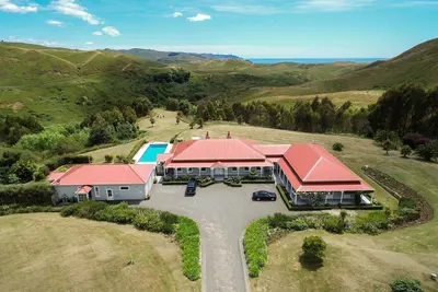 Image de Luxurious Private Cottage Overlooking the Ocean in Hawke's Bay, New Zealand