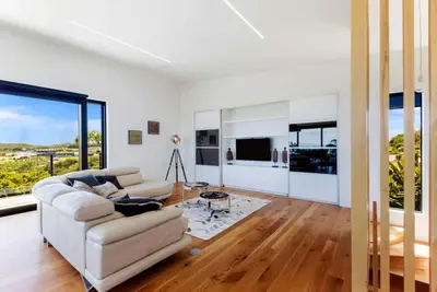 Image de Modern Self-Catering Vacation Rental for 10 Guests on Waiheke Island, New Zealand