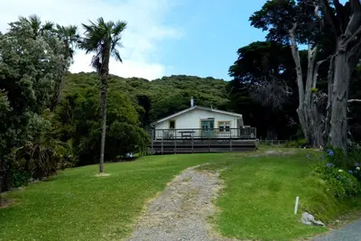 Image de Quiet Cottage near Beaches on Shoal Bay, Great Barrier Island, New Zealand