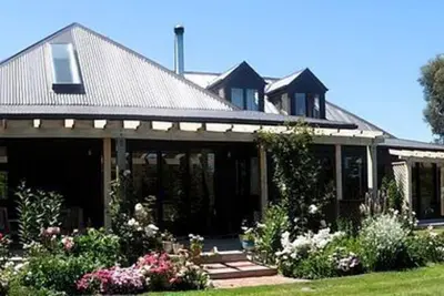 Image de Cozy Bed and Breakfast Accommodation with a Garden in Lincoln, New Zealand