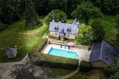 Image de Séjour de charme au Château d’Eyparsac – Maison 3 chambres avec piscine chauffée