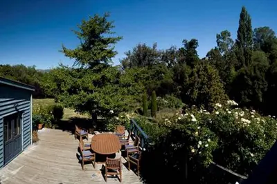 Image de Romantic Getaway near Historic Harbor Town of Akaroa on Banks Peninsula, New Zealand