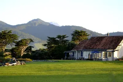 Image de Stunning Villa Rental overlooking the Tasman Sea in New Plymouth, North Island