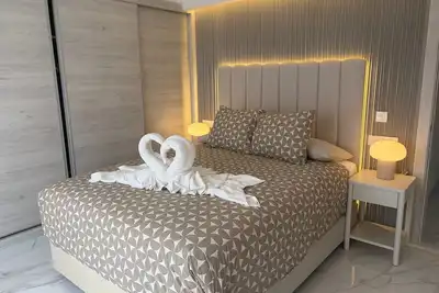 Image de Stunning 3 bedroom 2 bathroom just a 6 minute walk to main beach.