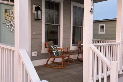 Image de Experience the Historical Charm of Swansboro! Unique adventures await! 🦢