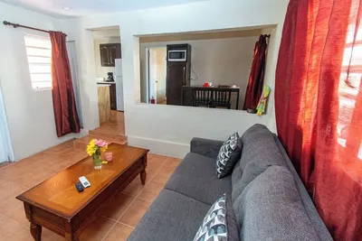 Image de Come stay at the Admiral's Cottage for amazing views!