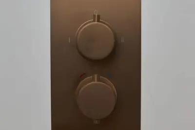 Image de Moderne- Heart of the City-Appartement-Salle de bain privée-Vue ville