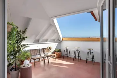 Image de Spacious 6-Bedroom Apt w/ Sunny Terrace in Lisbon