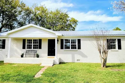 Image de Fairhope Dreams Farmhouse: Luxury 3br Escape on Private Road w/ Farm Views