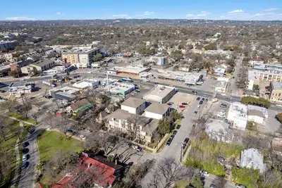 Image de 3-bedroom townhome in charming Austin with Ac/balcony/Ut West walkable