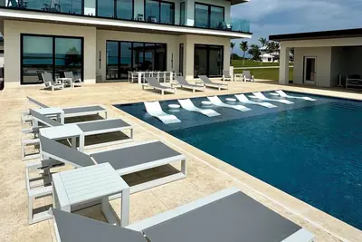 Image de Seaside Villa - Luxury 7 Bedrooms + 9 Bathrooms + Concierge