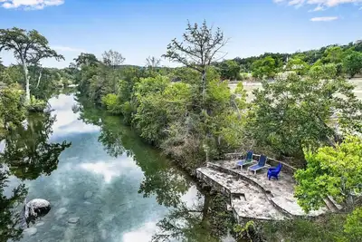 Image de New - Unique Family-Friendly Getaway w/Private Blanco River Access on 10 Acres